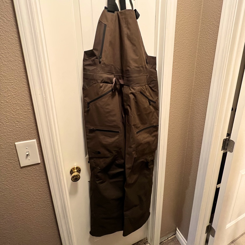 NWOT women's large Gortex North Face bibs.